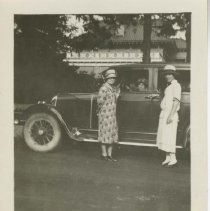 (203) 1926-1927 Auburn Sedan with Two Posing Women and One Woman Driver