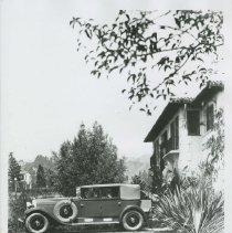 (281) 1928 Auburn Phaeton 8-115, Top Up, Left Profile, Front of House