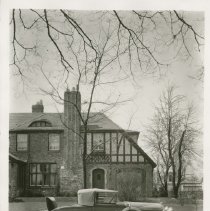 (282) 1928 Auburn Cabriolet,Top Up, Right Profile, on Street
