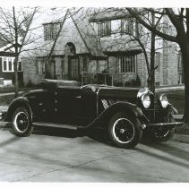 (321H) 1928 Auburn, 3/4 Right Profile, Top down, Brick House Behind