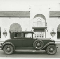 (351) 1929 Auburn Victoria at Dilgard Brother's Furniture Store, Auburn IN