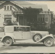 (218A) 1927 Auburn Phaeton Parked in Front of House