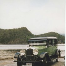 (398-1) 1930 Auburn 6-85 Wanderer by Lake with Sleeping Accommodations
