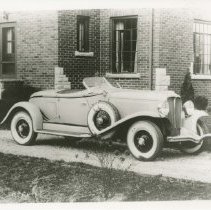 (434) 1931 Auburn 8-98 Speedster, Top Down, at House on Midway Drive Auburn