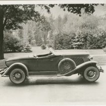 (450) 1931 Auburn 8-98 Boattail Speedster, Right Profile, Trees Behind