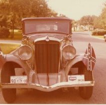 (453) 1931 Auburn 8-98 Brougham, on Street with Texas and Confederate Flags