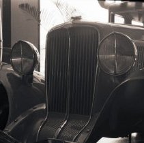 (454-3) 1931 Auburn 8-98 Sedan 3/4 Front View Right Profile, at ACD Museum