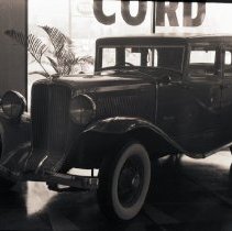 (454-5) 1931 Auburn 8-98 Sedan 3/4 Front View Right Profile, at ACD Museum