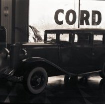 (454-6) 1931 Auburn 8-98 Sedan 3/4 Front View Right Profile, at ACD Museum