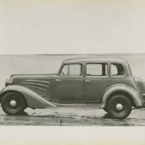 (614) 1934 Auburn Sedan, Left Profile