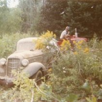 (712-7) 1935 Auburn 851 Sedan Being Reclaimed From Salvage(2)
