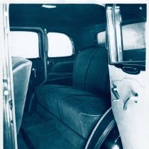 (795)1935 Auburn 652 Sedan Detailed Shot of Rear Compartment