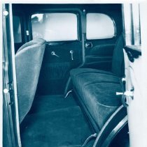 (796)1935 Auburn 652 Sedan Detailed Shot of Rear Compartment