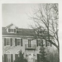 (536) Front of the E.L.Cord Estate