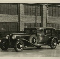 (104) 1929 Cord L-29 Sedan, left profile, taken at AAC Building