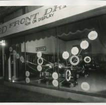 (115) 1929 Cord L-29 on scales for a display at an Auburn Dealer in Toldedo