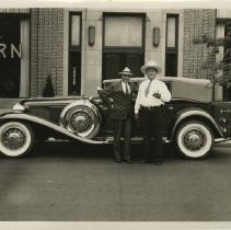 (134) 1929 Cord L-29 Phaeton on display at a dealer,Guadalajara