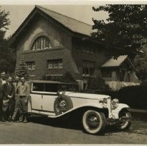 (137) 1929 Cord L-29 Phaeton Sedan, 5 key AAC employees at Eckhart Library