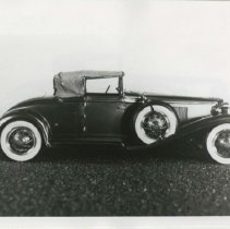 (289) 1931 Cord Cabriolet scale model presented to E.L. Cord(2)