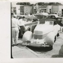 (366) 1936 Cord 810 Phaeton Sedan around Courthouse for ACD Club Reunion