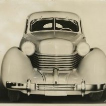 (413)1936 Cord 810 Prototype, front view, headlights still mounted