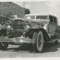 (133)1934 Duesenberg J-170 Car2145 Convertible Sedan in the Parade