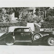 (134)1934 Duesenberg J-507 Car2536 Convertible Sedan,small dog in backgroun
