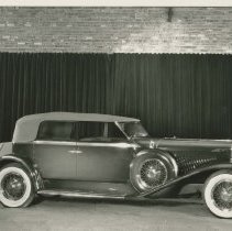 (146)1930 Duesenberg J-494 Car2515 Convertible Berline, on display