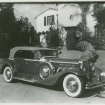 (236)1934 Duesenberg J-116 Car2136 Phaeton at a house in CA
