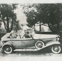 (94)1931 Duesenberg J-446 Car2465 Derham Convertible with 4 passengers