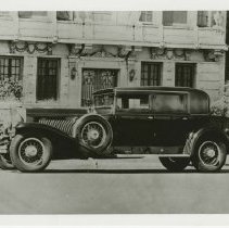 (297)1929 Duesenberg J "Personal " Sedan, many trees and house in distance