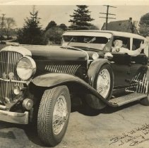 (310)1929 Duesenberg Beverly Berline, Frank Hoffman waving