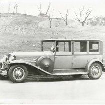 (330) 1931 Duesenberg J-315 Car2330 Limousine in barren hilly setting
