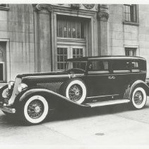 (334)1934 Duesenberg J-524 Car2565 Limousine and building number 219