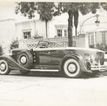 (440)1932 Duesenberg J-476 Car 2485 Speedster, on street in front of house