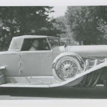 (534)1930 Duesenberg J Convertible Coupe, two men in auto