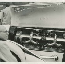 (582)1935 Duesenberg J-557 Mormon Meteor at ACD Club Reunion, people gather