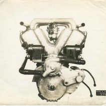 (755)Close-up shot of a Duesenberg 12-Cylinder plane engine