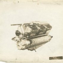 (771)Close-up shot of a Duesenberg 12-Cylinder plane engine (3)