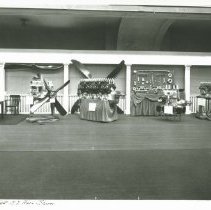(780)Shot of several Duesenberg engines on display for an exhibit