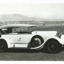 1927 Duesenberg X, mansion in background (2)