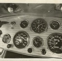 (905)Close-up of the instrument panel on 1935 Duesenberg SJ-572 Car 2596