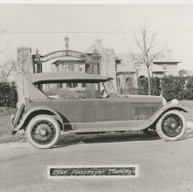 (1051)1923 Duesenberg A Brougham Town Car outside the gates
