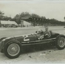 (333)1939 Indy 500 Winner Wilbur Shaw in 1939 Boyle Race Car #2