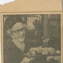 (184-01) News Clippings featuring Mrs. Duesenberg and a Scale Duesenberg