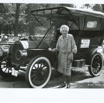 (273-01) Photograph of Dottie Gheen, 1990