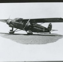 (756-01) Photograph of Stinson in Auburn Livery