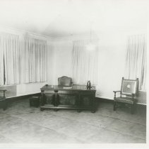 (504-01) Photograph of E.L. Cords Office