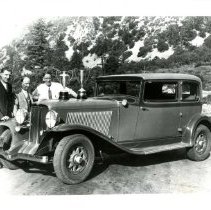 (521-01) 1932 Auburn 12 - 160 Winner of the Hill Club