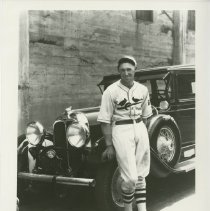 (339B) 1929 Auburn 8-120 Sedan Chick Hafey of the St. Louis Cardinals